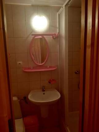 Отели типа «постель и завтрак» Pokoje u Heleny Leśnica-7
